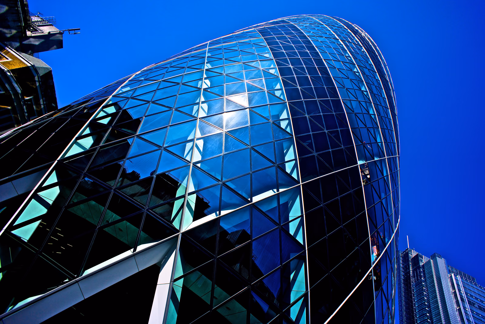 30 St Mary Axe (the Gherkin) — Another angle 1