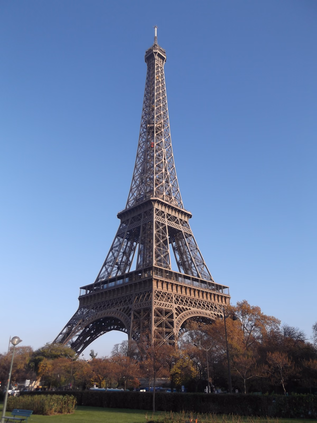 Eiffel Tower — Another angle 1