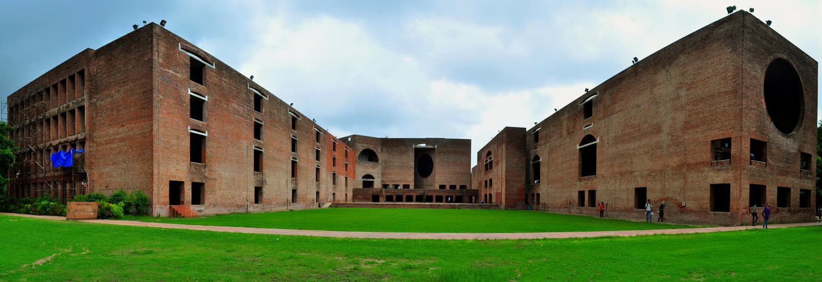 Indian Institute of Management Ahmedabad (Louis Kahn Plaza) — Another angle 1