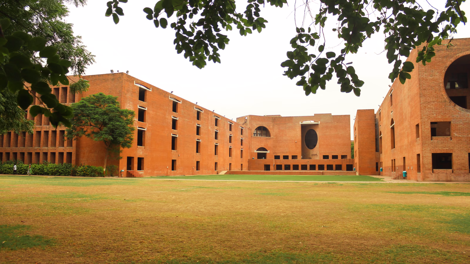 Indian Institute of Management Ahmedabad (Louis Kahn Plaza)