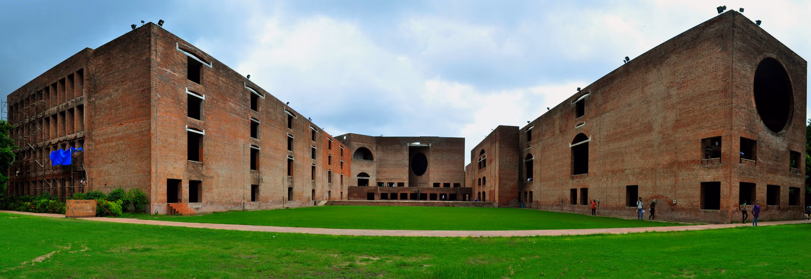 Indian Institute of Management Ahmedabad (Louis Kahn Plaza) — Another angle 1